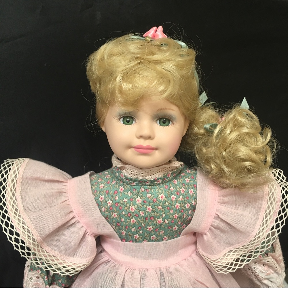 Marianne Show-Stoppers  Doll Basket of Flowers Blonde Pink dress Vintage